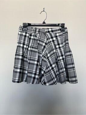 H&M Black and White Plaid Skater Skirt